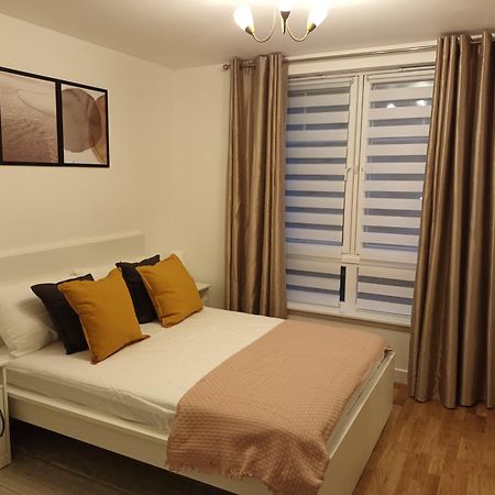Spacious Elegant 2-Br Apartment In Aberdeen City Centre Exterior photo